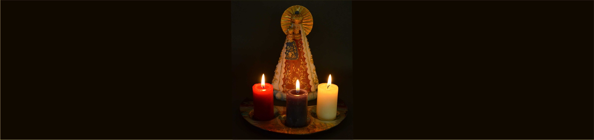 Gnadenmutter mit Kerzen
